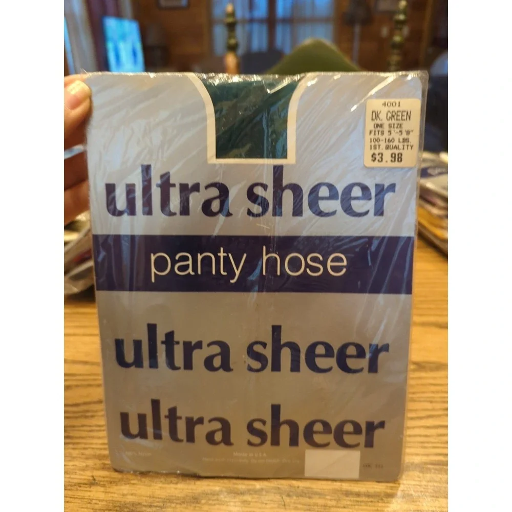 New Vintage Ultra Shear Pantyhose Dark Green Fits 5‎ Ft To 5'8 And 100 To 160 Lb